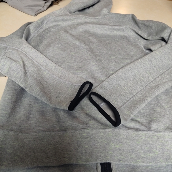 Nike youth XL zip up hoodie gray and black it has light neon going through gray - Picture 2 of 5